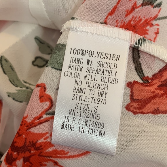 NWT Women’s Sheer Rose Patterned Cold Shoulder Blouse - Picture 7 of 7